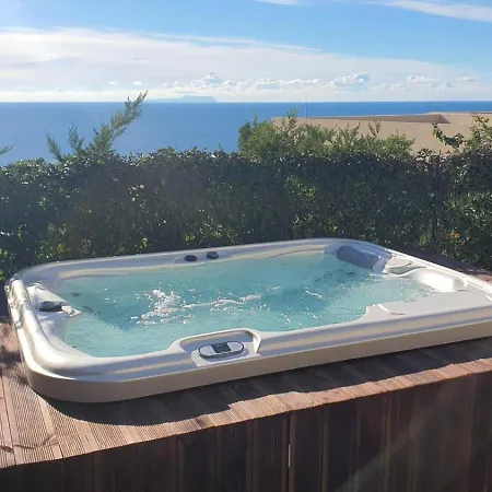 Villa With Private Pool,jacuzzi And Guesthouse- Gc
